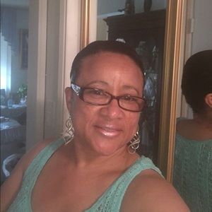 Meet your Posher, Denise